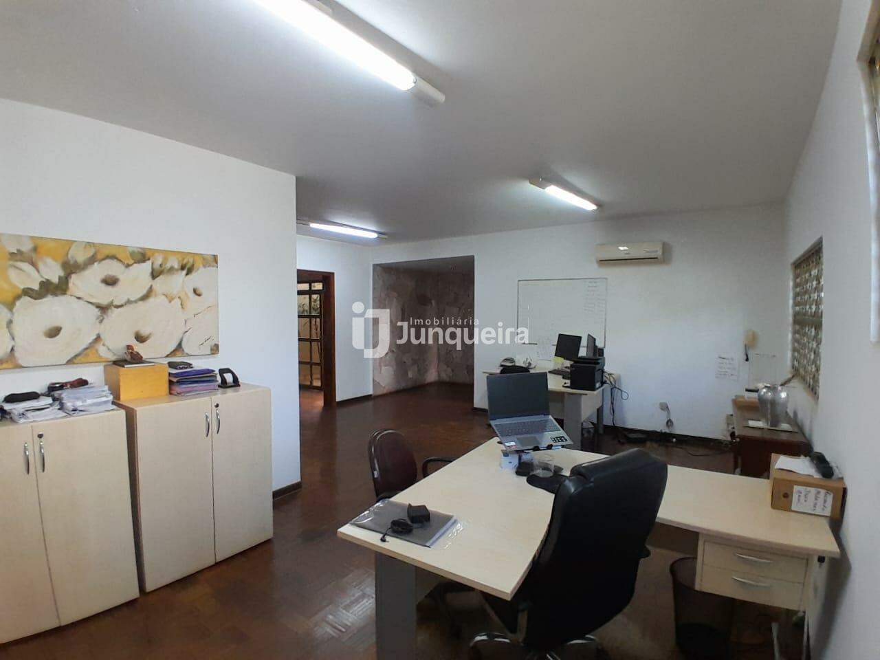 Casa à venda, 4 quartos, sendo 1 suíte, 4 vagas, no bairro Cidade Alta em Piracicaba - SP