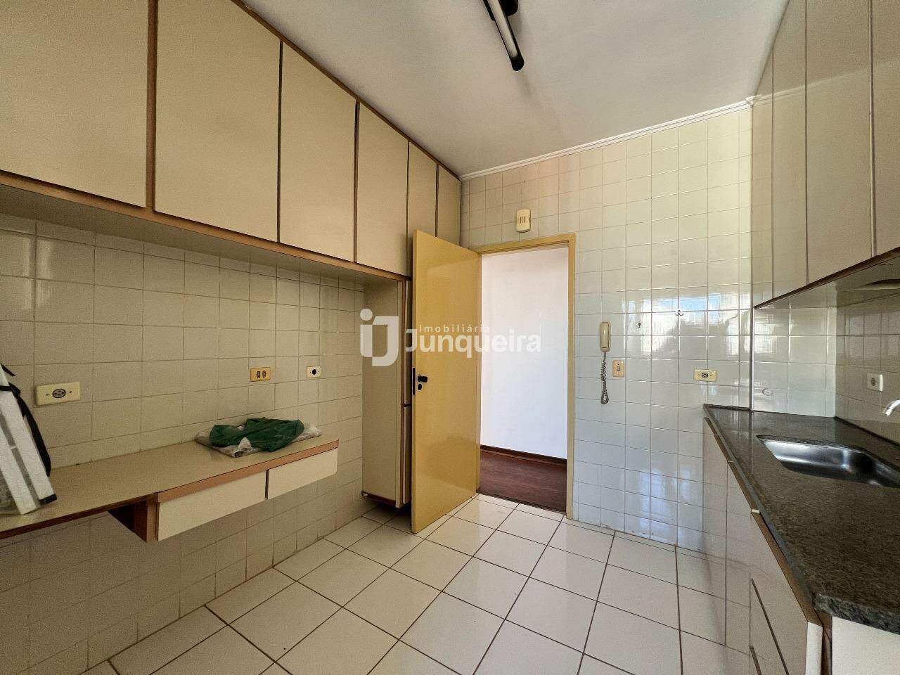 Apartamento à venda no Everest, 2 quartos, sendo 1 suíte, 1 vaga, no bairro Jardim Elite em Piracicaba - SP