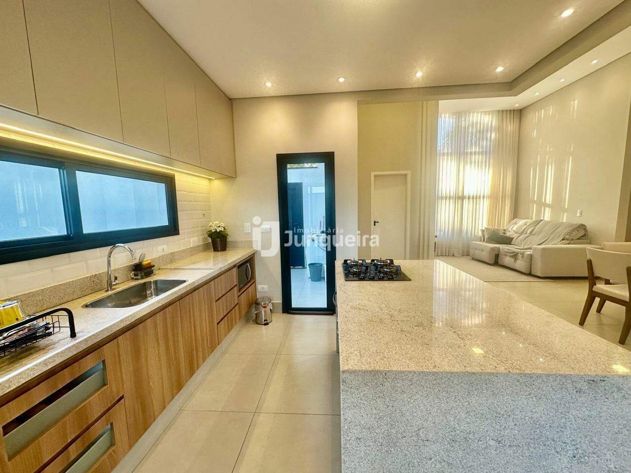 Casa em Condomínio à venda no Park Unimep Taquaral, 3 quartos, sendo 1 suíte, 4 vagas, no bairro Park Unimep Taquaral  em Piracicaba - SP