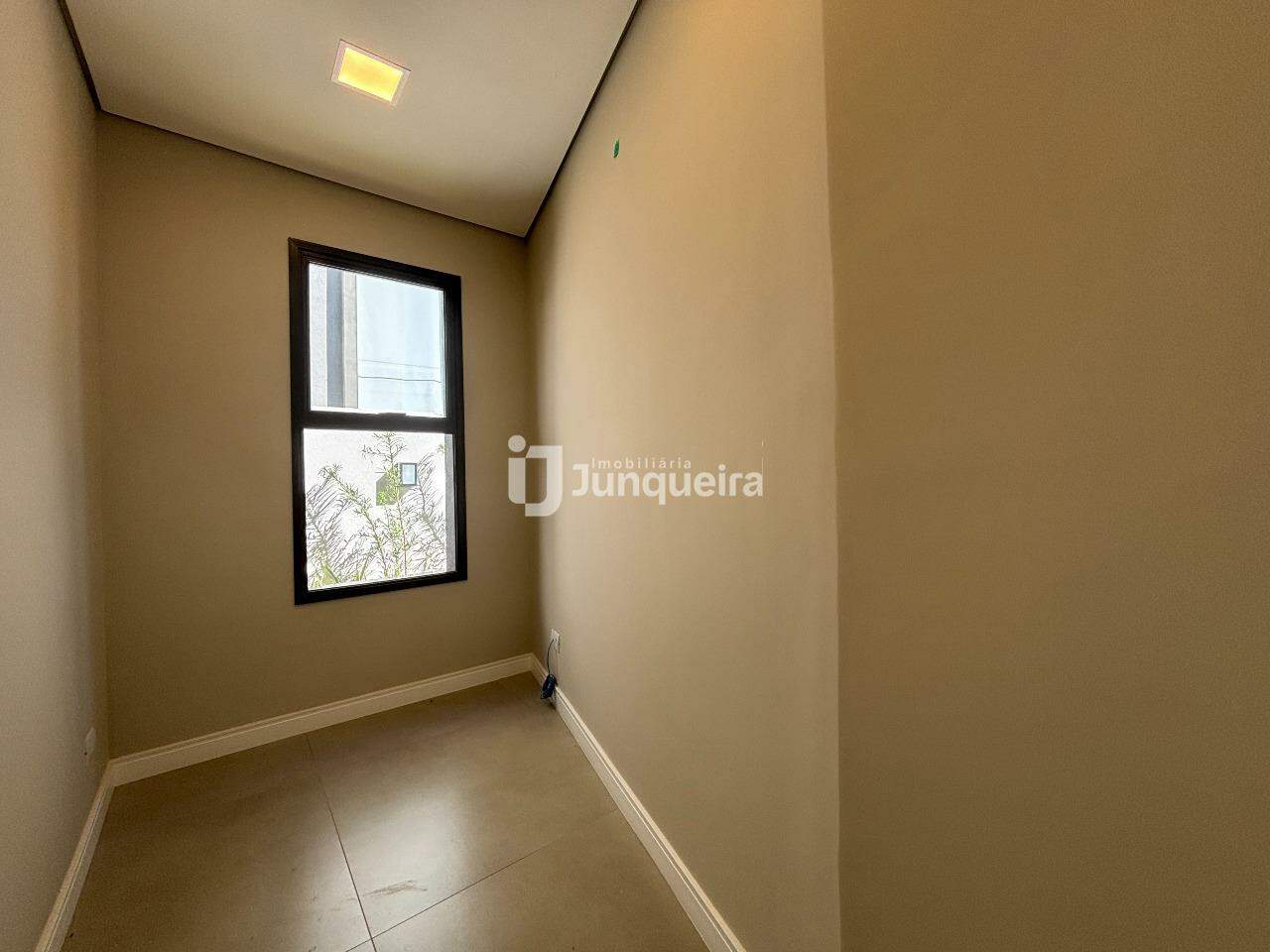 Casa em Condomínio à venda no Villa D'Aquila, 3 quartos, sendo 3 suítes, 4 vagas, no bairro Villa D'áquila em Piracicaba - SP