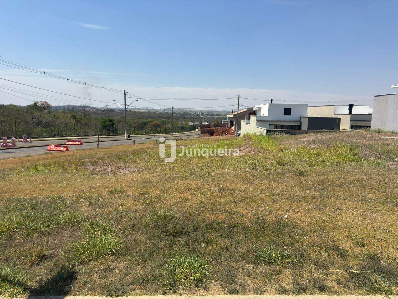 Terreno em Condomínio à venda no Soleil , no bairro Ondinhas em Piracicaba - SP