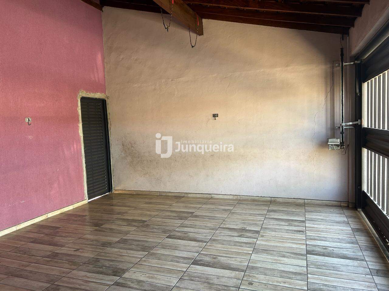 Casa à venda, 2 quartos, 2 vagas, no bairro Água Branca em Piracicaba - SP