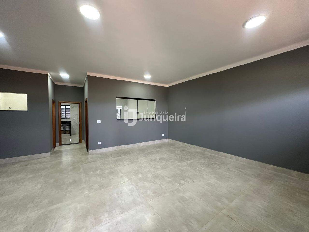 Casa à venda, 3 quartos, sendo 2 suítes, 2 vagas, no bairro Água Branca em Piracicaba - SP