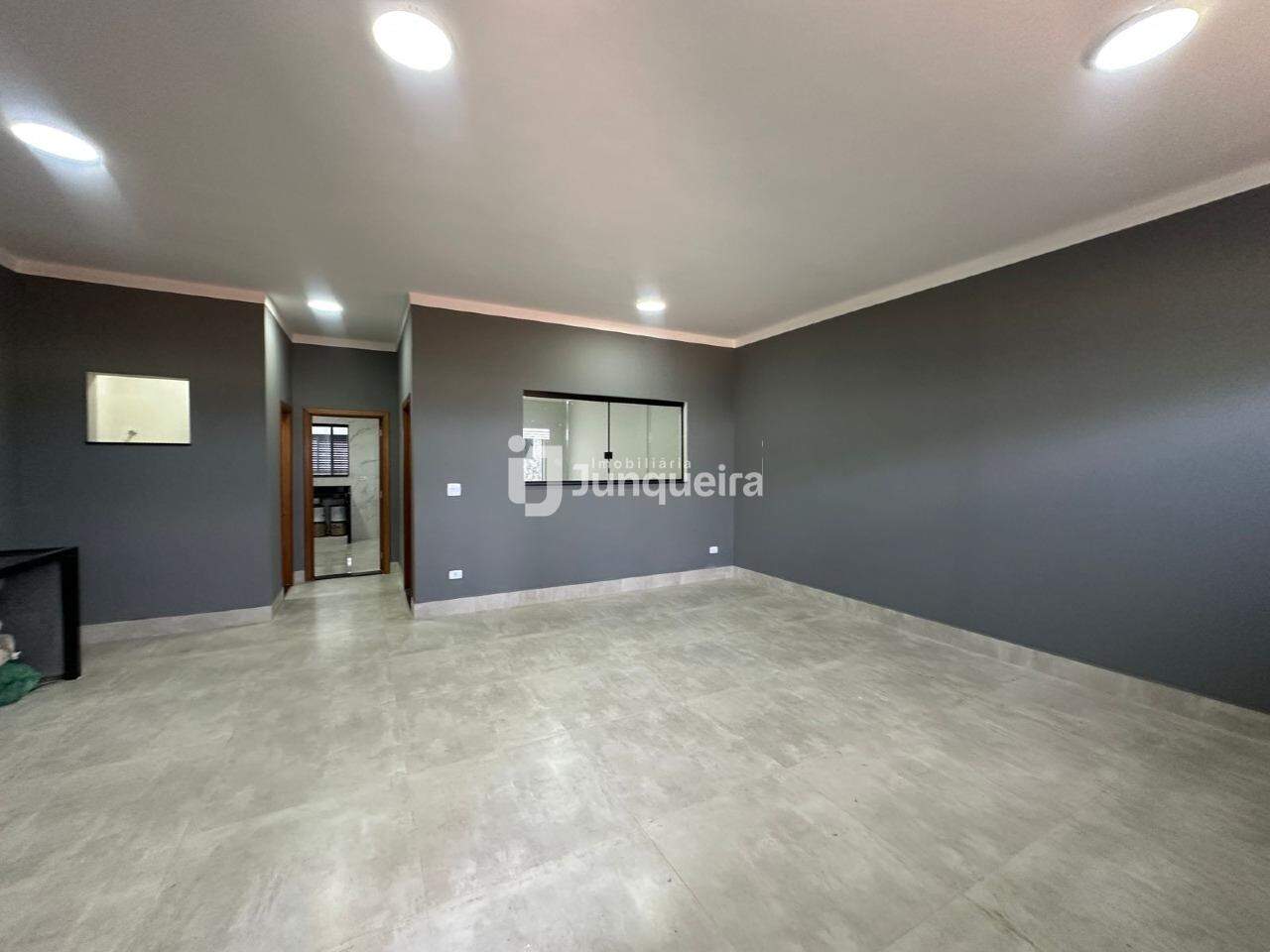 Casa à venda, 3 quartos, sendo 2 suítes, 2 vagas, no bairro Água Branca em Piracicaba - SP