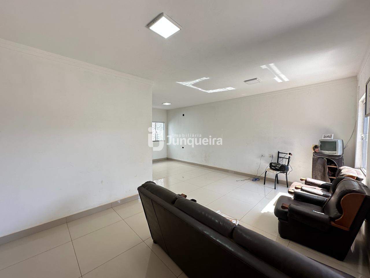 Casa à venda, 3 quartos, sendo 1 suíte, 2 vagas, no bairro Campestre em Piracicaba - SP
