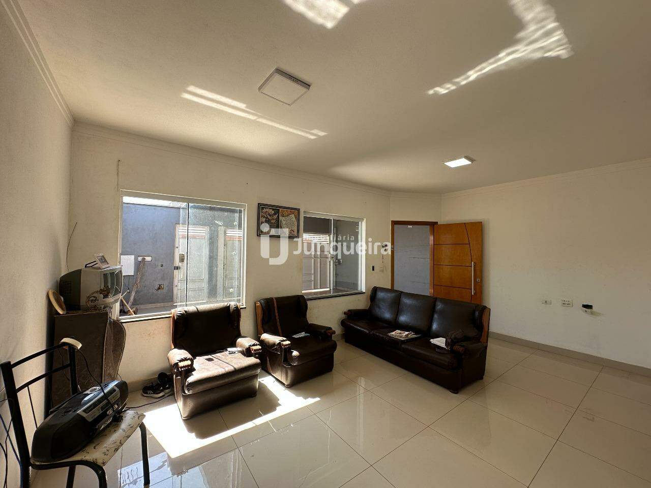 Casa à venda, 3 quartos, sendo 1 suíte, 2 vagas, no bairro Campestre em Piracicaba - SP