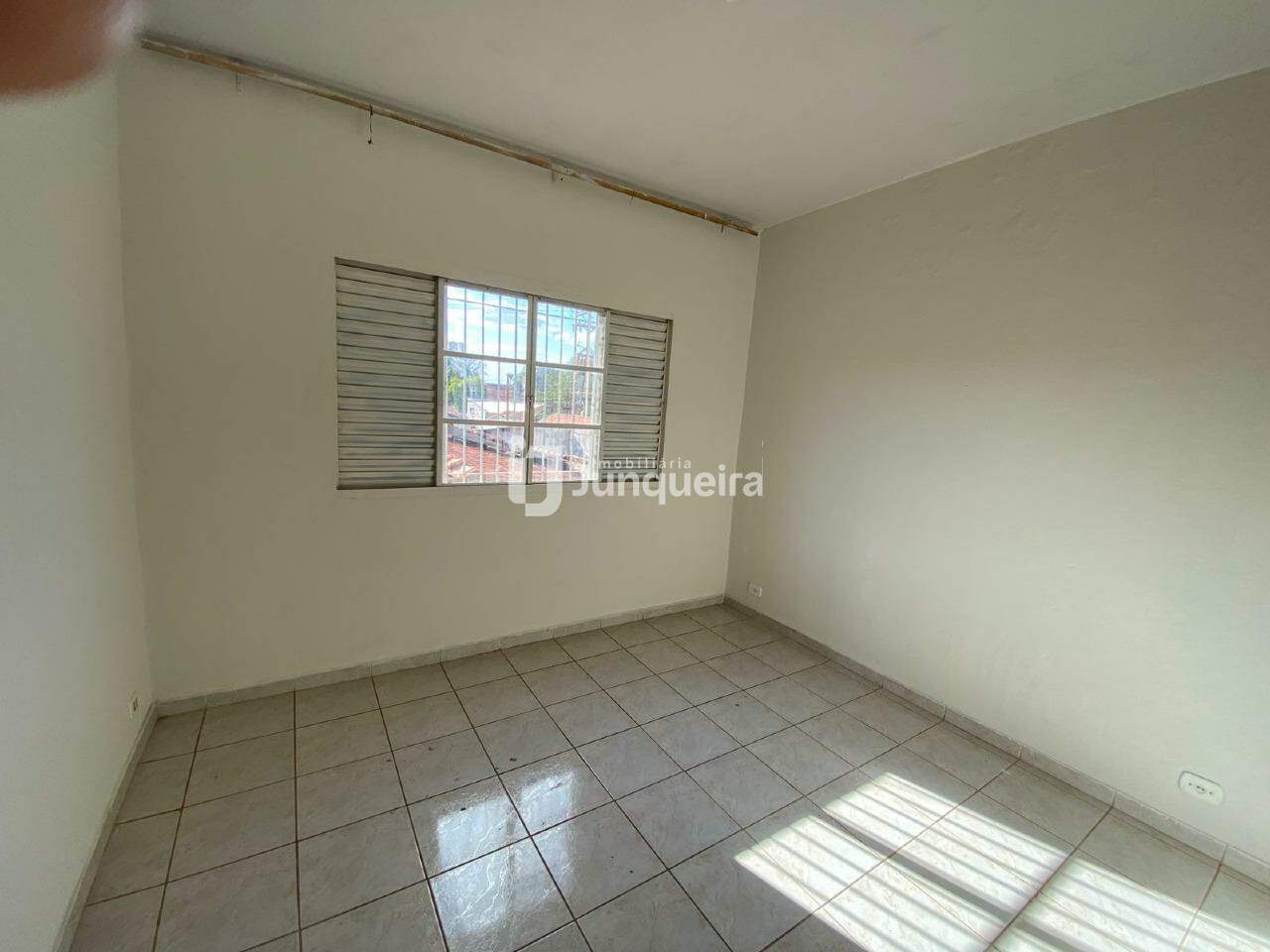 Casa à venda, 6 quartos, sendo 1 suíte, 2 vagas, no bairro São Dimas em Piracicaba - SP