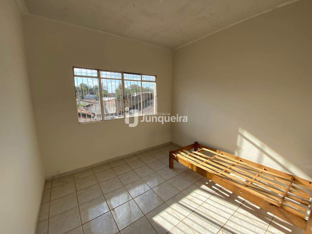 Casa à venda, 6 quartos, sendo 1 suíte, 2 vagas, no bairro São Dimas em Piracicaba - SP