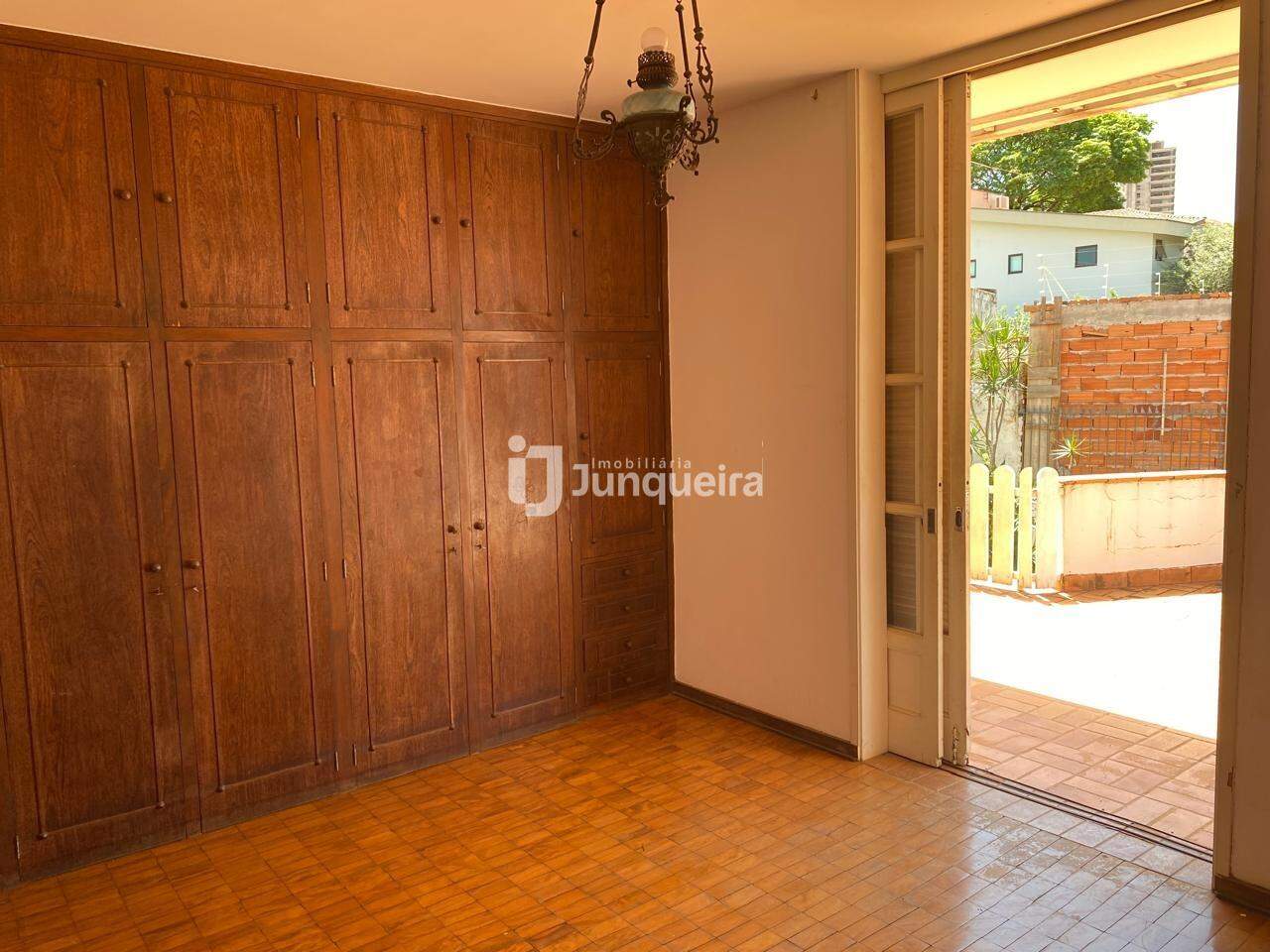 Casa à venda, 4 quartos, sendo 1 suíte, 1 vaga, no bairro Vila Independência em Piracicaba - SP