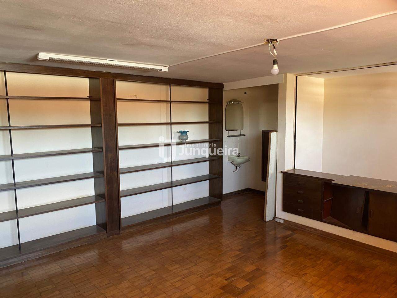 Casa à venda, 4 quartos, sendo 1 suíte, 1 vaga, no bairro Vila Independência em Piracicaba - SP