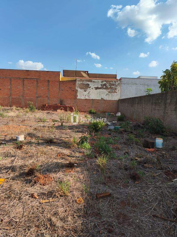 Terreno à venda, no bairro Residencial Doutor Jorge Coury em Rio das Pedras - SP
