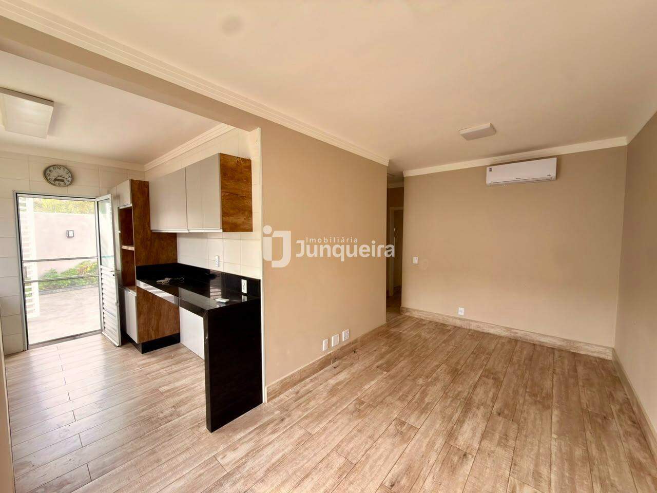 Casa em Condomínio à venda no Reserva Taquaral II, 3 quartos, sendo 1 suíte, 2 vagas, no bairro Reserva Taquaral II em Piracicaba - SP