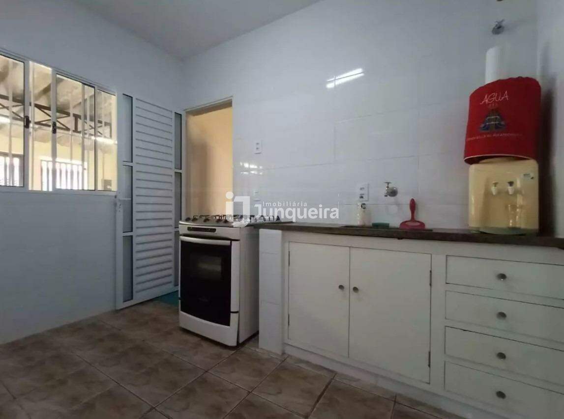 Casa à venda, 3 quartos, 2 vagas, no bairro Parque Primeiro de Maio em Piracicaba - SP
