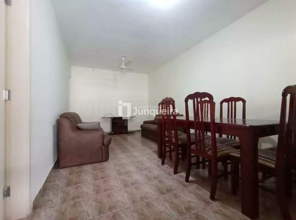 Casa à venda, 3 quartos, 2 vagas, no bairro Parque Primeiro de Maio em Piracicaba - SP