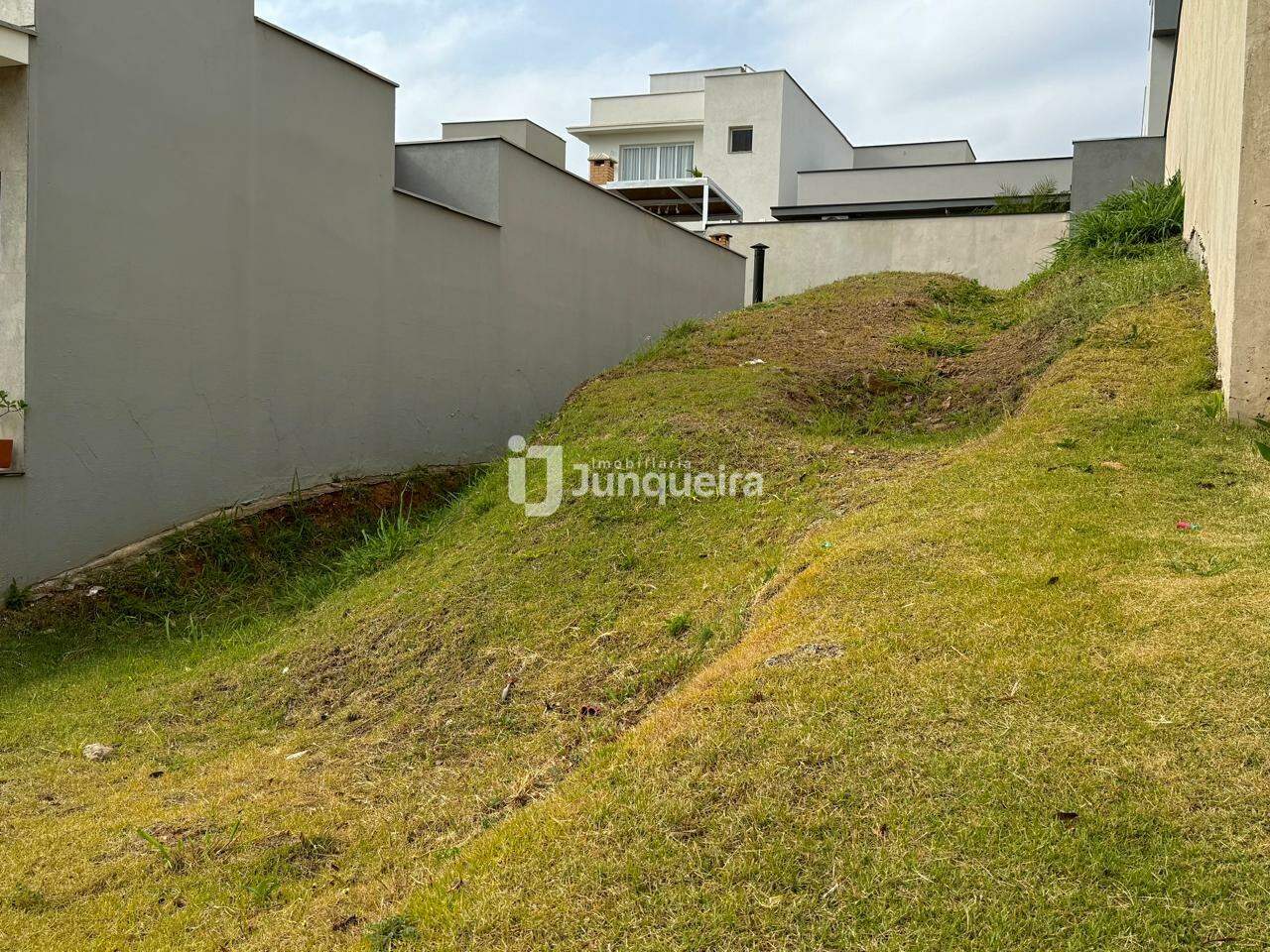 Terreno em Condomínio à venda no Reserva das Paineiras, no bairro Ondas em Piracicaba - SP