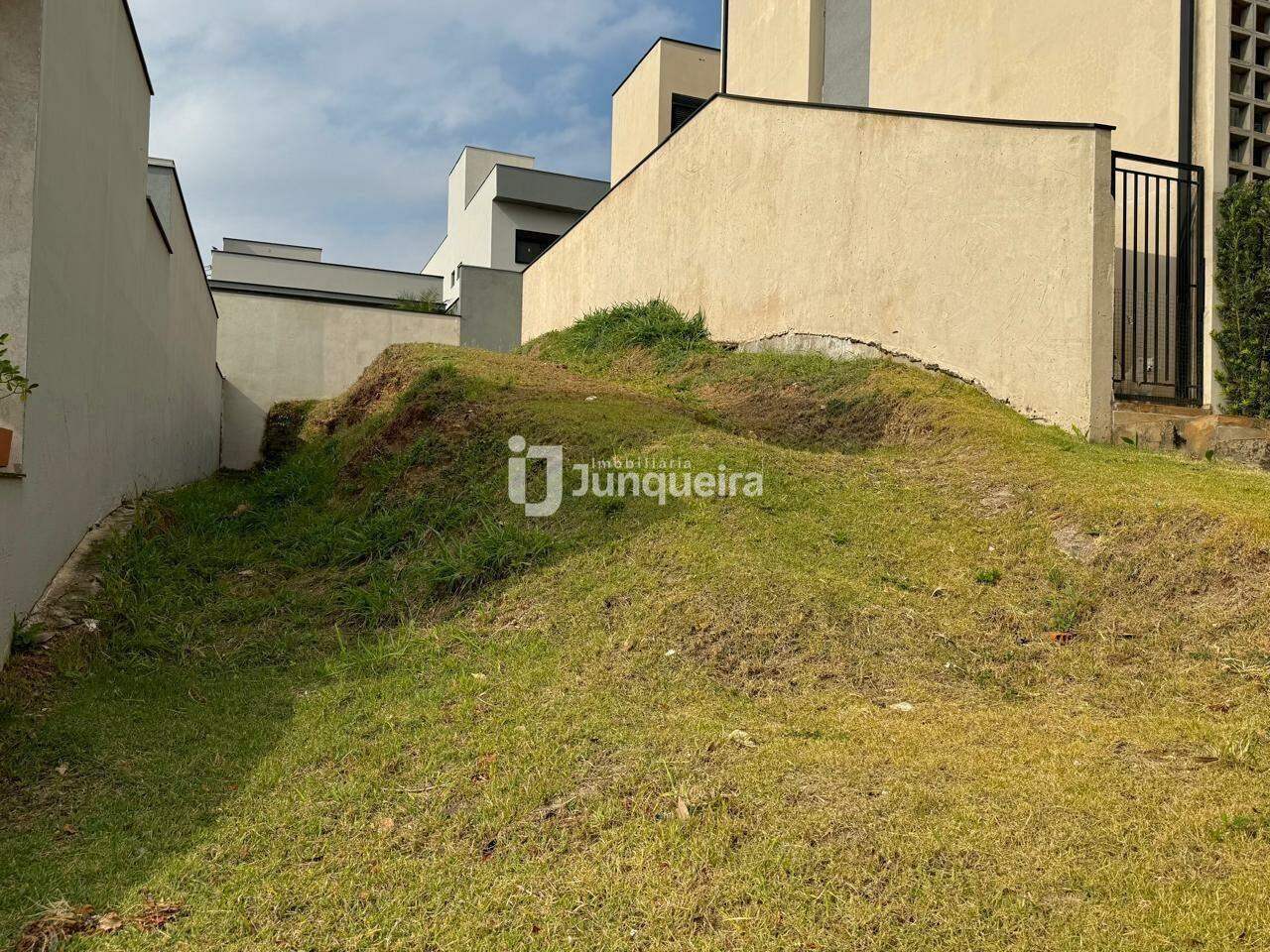 Terreno em Condomínio à venda no Reserva das Paineiras, no bairro Ondas em Piracicaba - SP