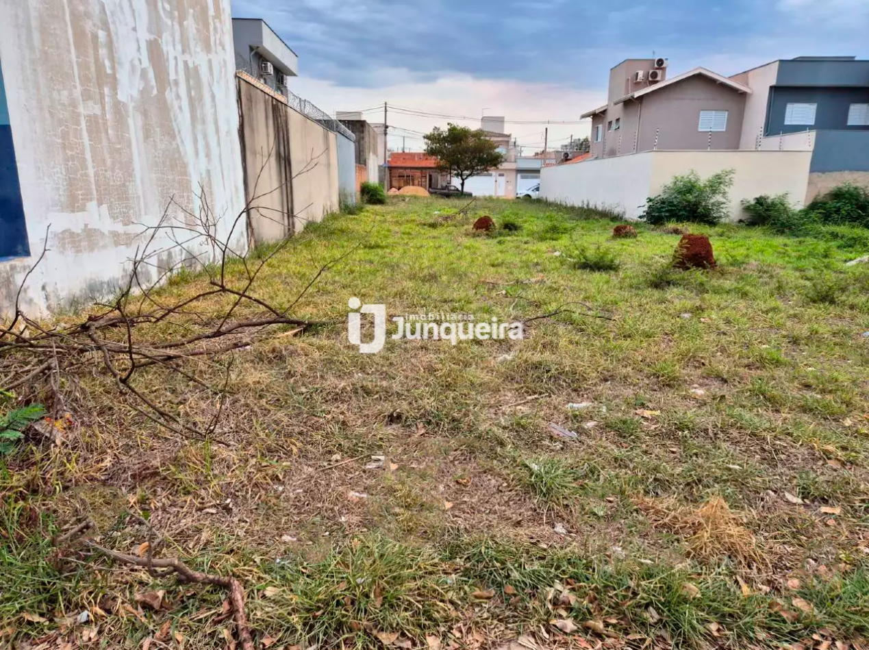 Terreno à venda, no bairro Água Branca em Piracicaba - SP