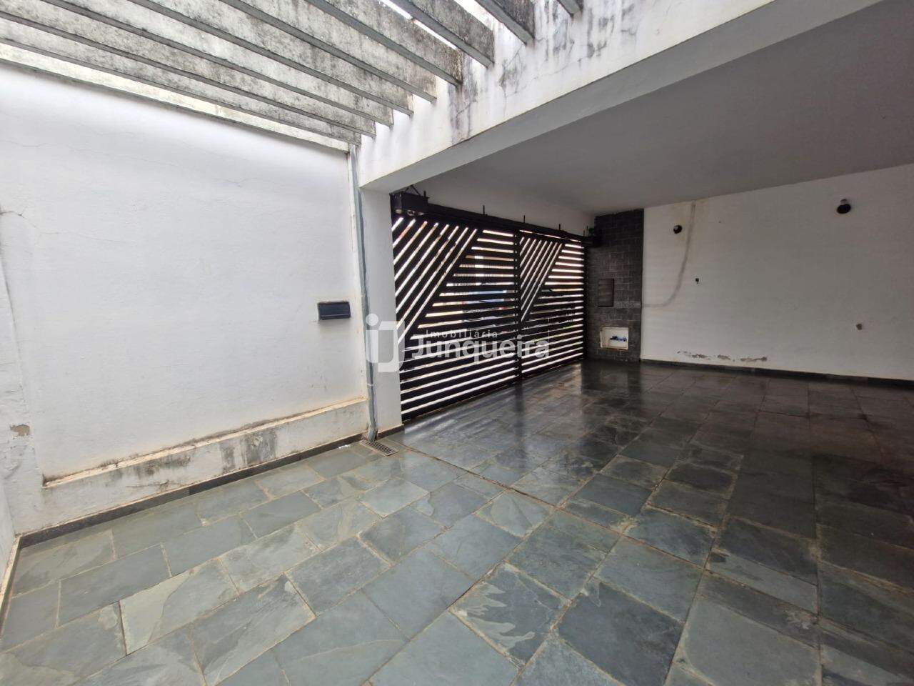 Casa à venda, 2 quartos, sendo 1 suíte, 2 vagas, no bairro Vila Independência em Piracicaba - SP