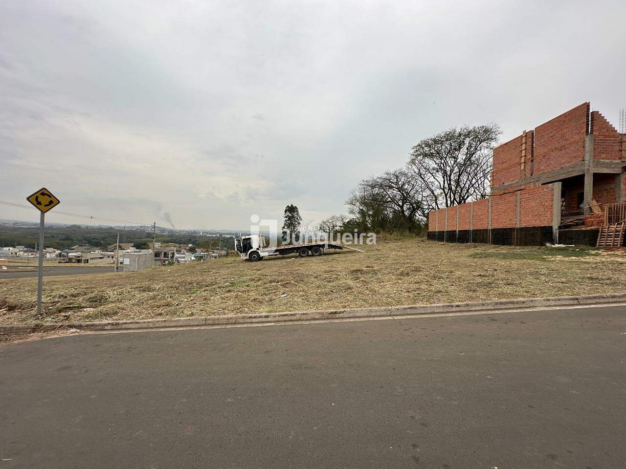 Terreno em Condomínio à venda no Canadá Residencial, no bairro Jardim São Francisco em Piracicaba - SP