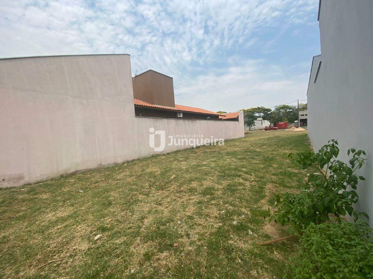 Terreno em Condomínio à venda no Recanto Piracicamirim, no bairro Água Branca em Piracicaba - SP