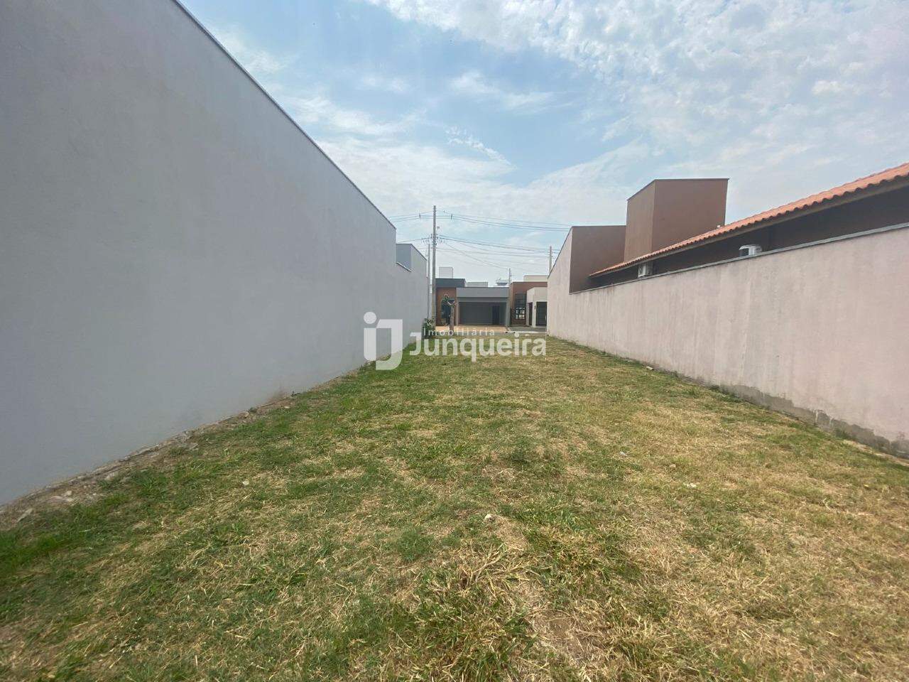 Terreno em Condomínio à venda no Recanto Piracicamirim, no bairro Água Branca em Piracicaba - SP