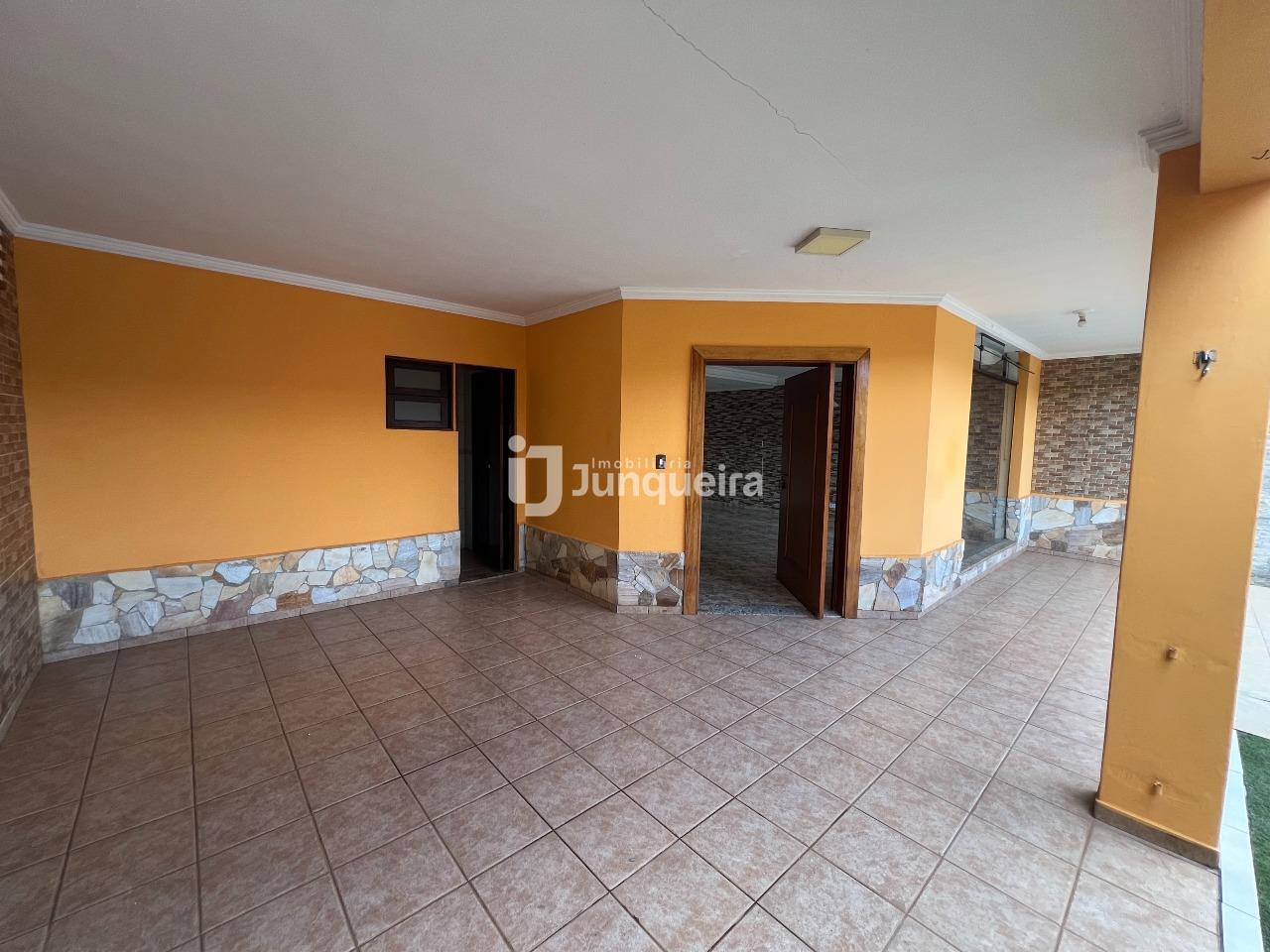 Casa para alugar, 4 quartos, sendo 1 suíte, 3 vagas, no bairro Perdizes em Piracicaba - SP