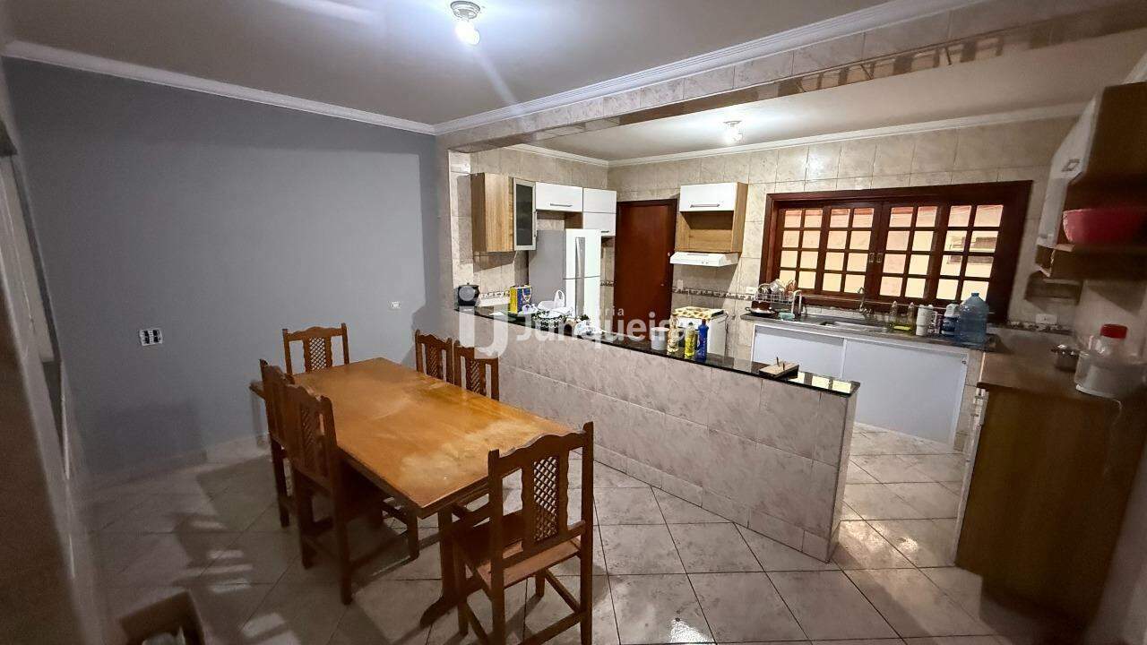 Casa para alugar, 3 quartos, sendo 1 suíte, 2 vagas, no bairro Loteamento Humberto Venturini em Piracicaba - SP