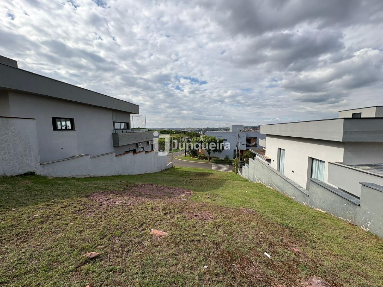 Terreno em Condomínio à venda no Damha I, no bairro Damha I em Piracicaba - SP