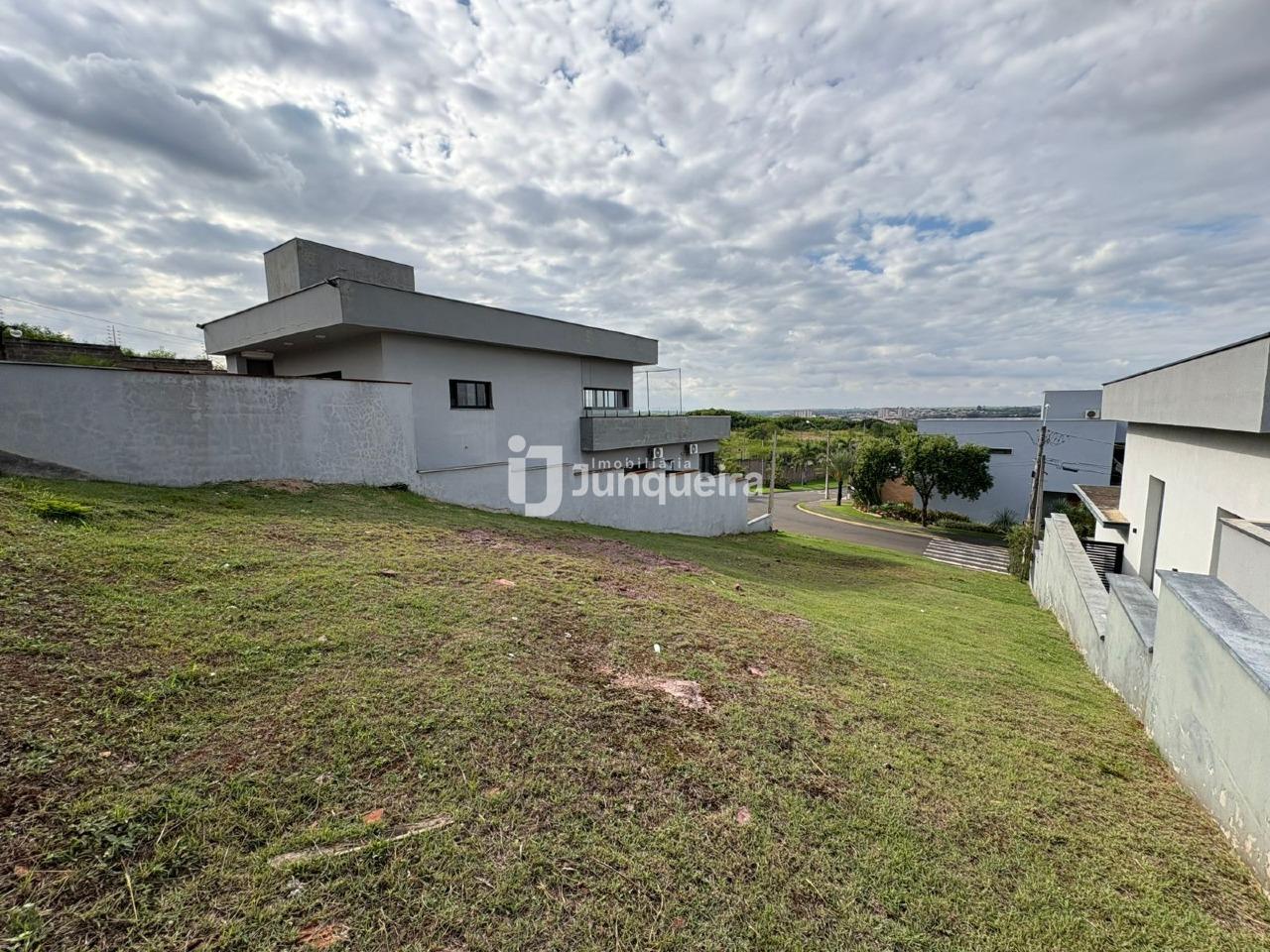 Terreno em Condomínio à venda no Damha I, no bairro Damha I em Piracicaba - SP