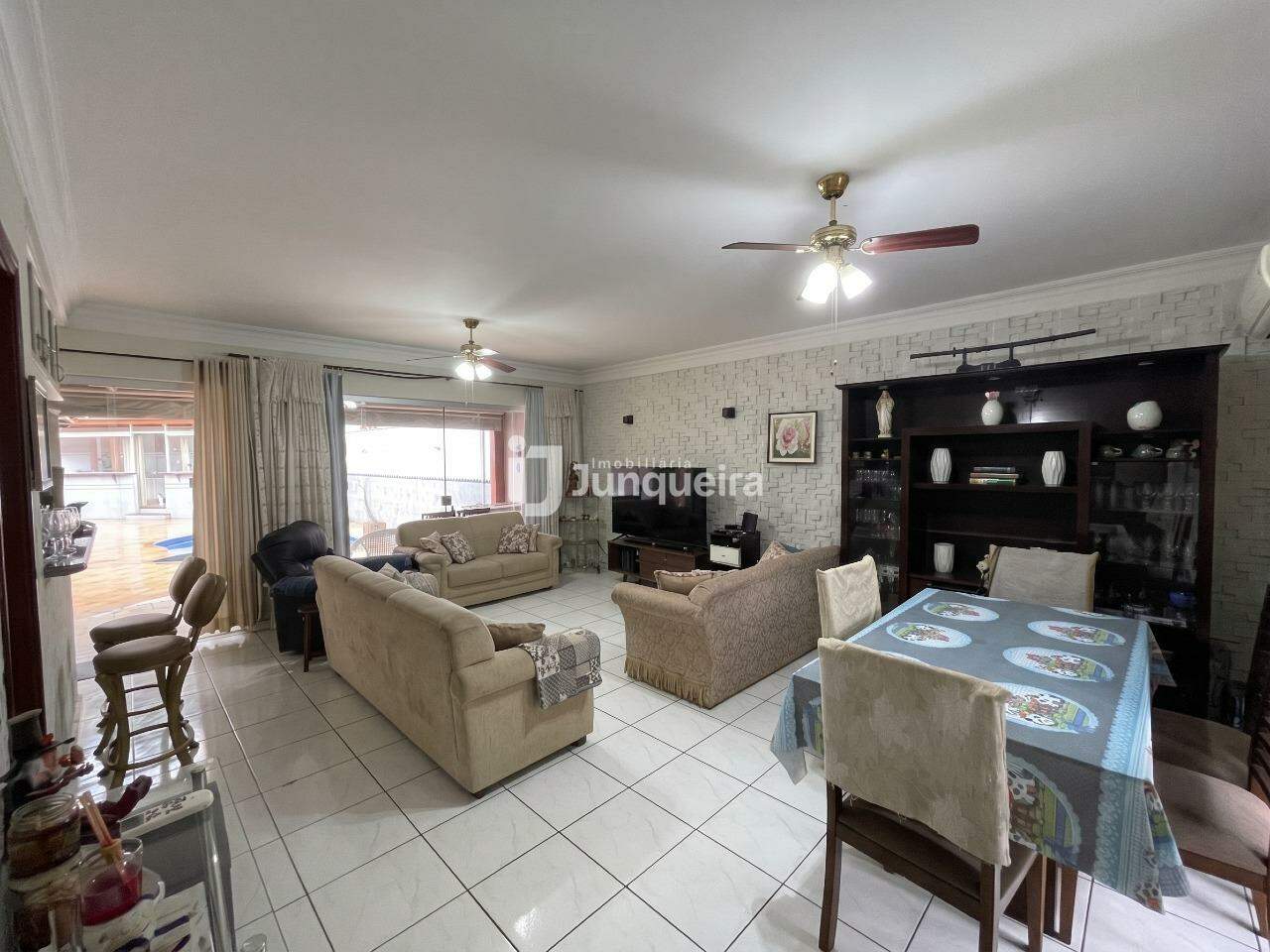Casa em Condomínio à venda no Jardim Vila Verde, 3 quartos, sendo 1 suíte, 2 vagas, no bairro Dois Córregos em Piracicaba - SP