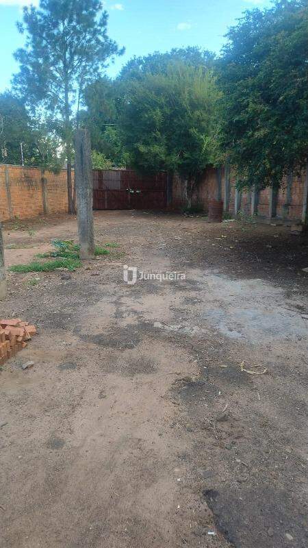 Terreno à venda, 2 quartos, 1 vaga, no bairro Dois Córregos em Piracicaba - SP