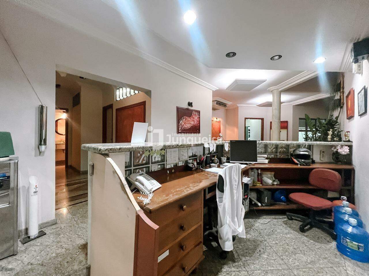 Casa Comercial à venda, 2 vagas, no bairro Centro em Piracicaba - SP