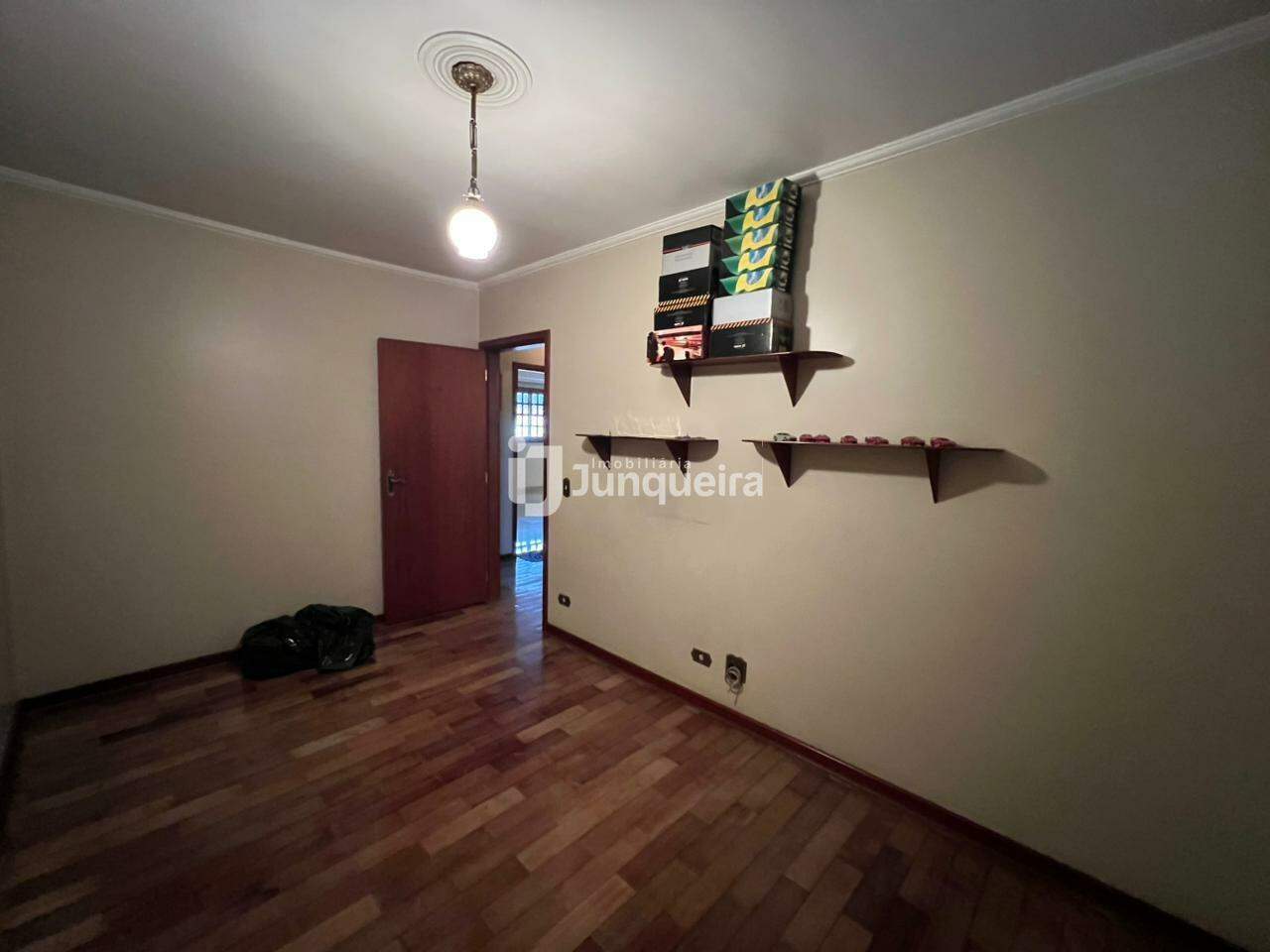 Casa para alugar, 3 quartos, sendo 1 suíte, 1 vaga, no bairro Alto em Piracicaba - SP