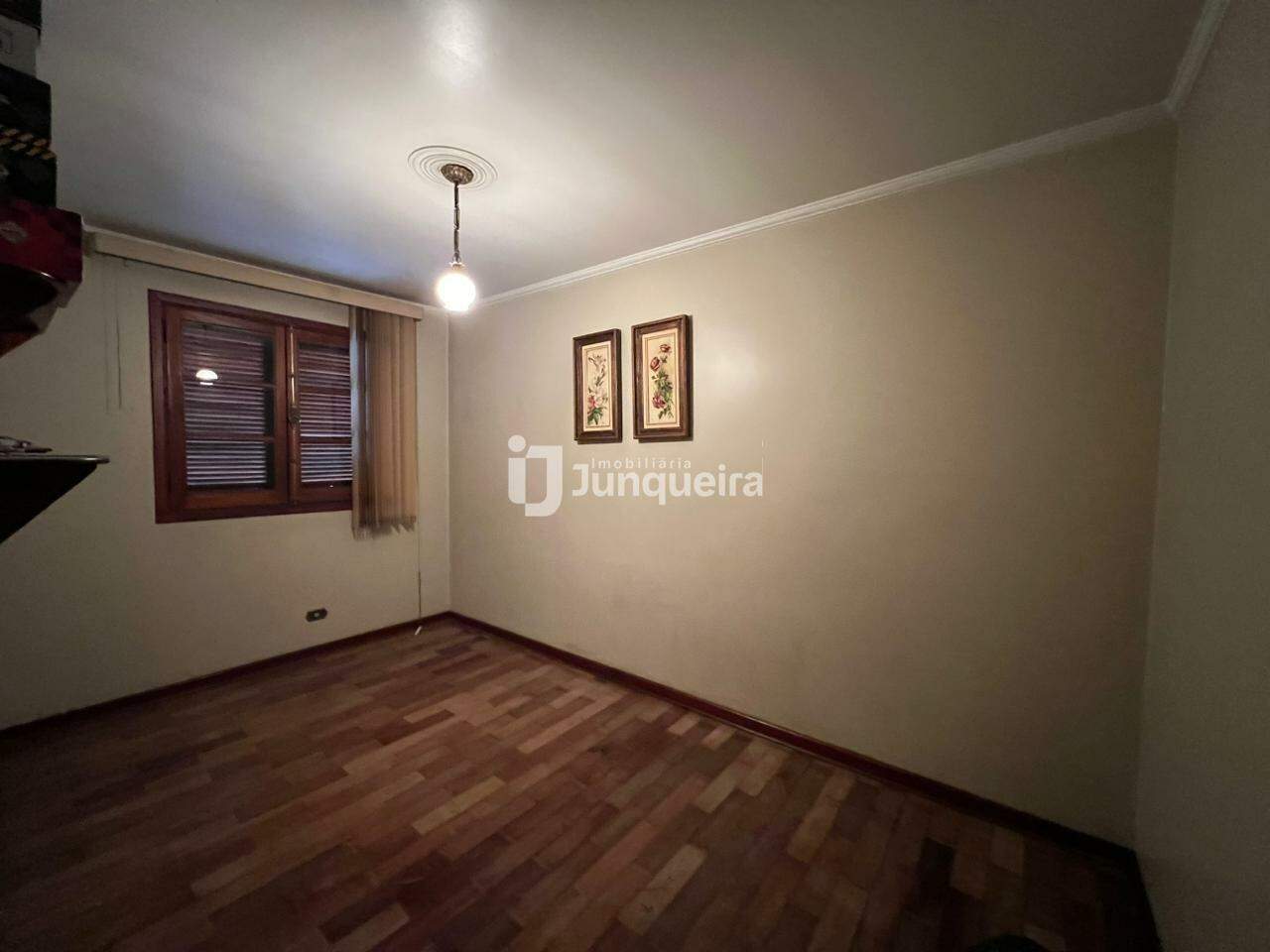 Casa para alugar, 3 quartos, sendo 1 suíte, 1 vaga, no bairro Alto em Piracicaba - SP