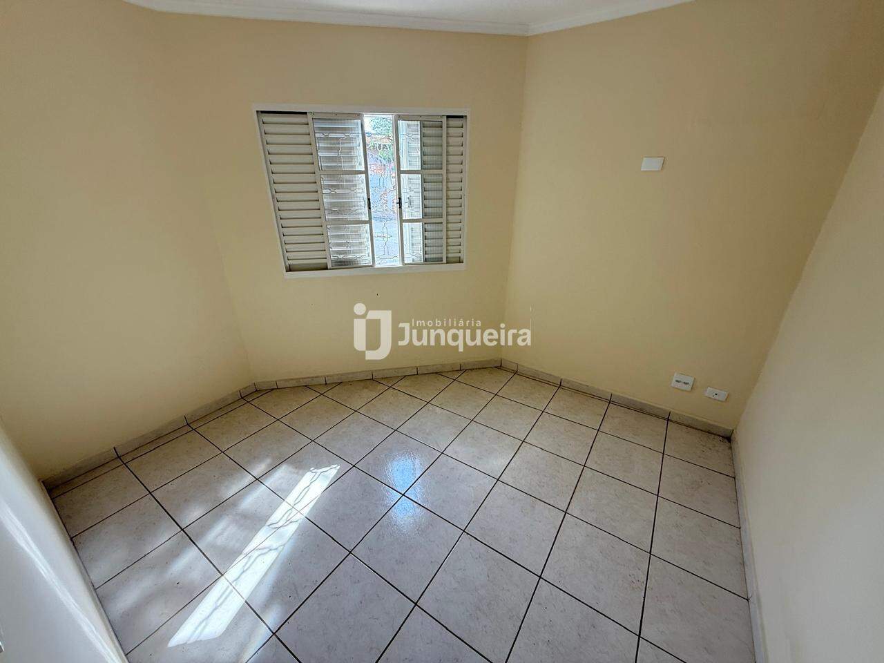 Casa Comercial para alugar, 1 vaga, no bairro Alemães em Piracicaba - SP