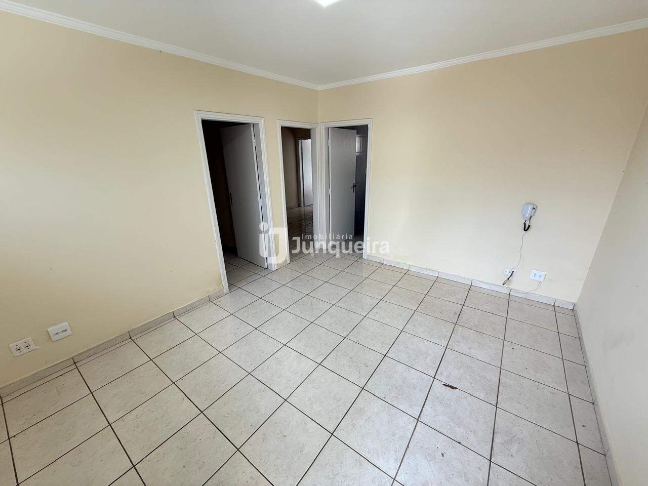 Casa Comercial para alugar, 1 vaga, no bairro Alemães em Piracicaba - SP