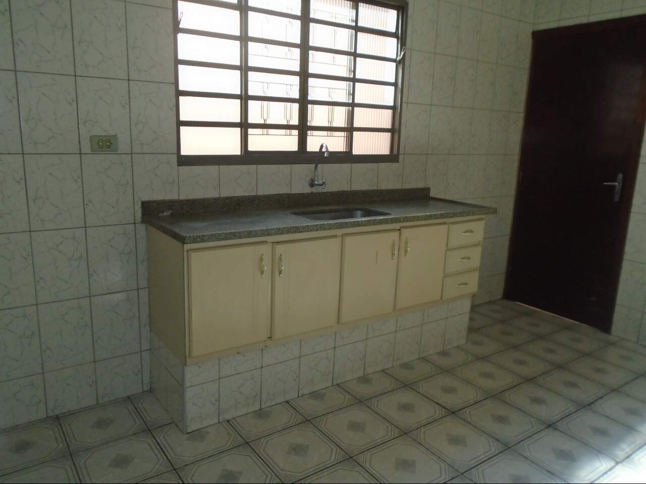 Casa para alugar, 2 quartos, 1 vaga, no bairro Santa Terezinha em Piracicaba - SP