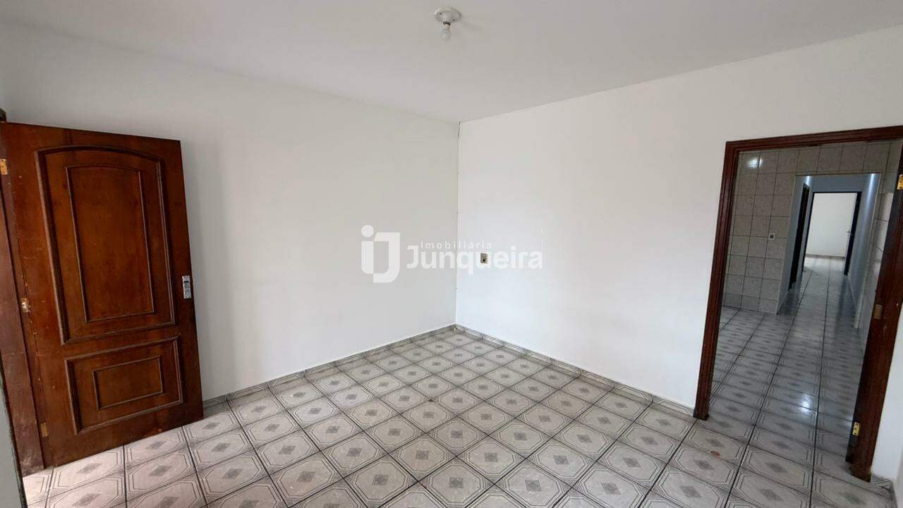 Casa para alugar, 2 quartos, 1 vaga, no bairro Santa Terezinha em Piracicaba - SP