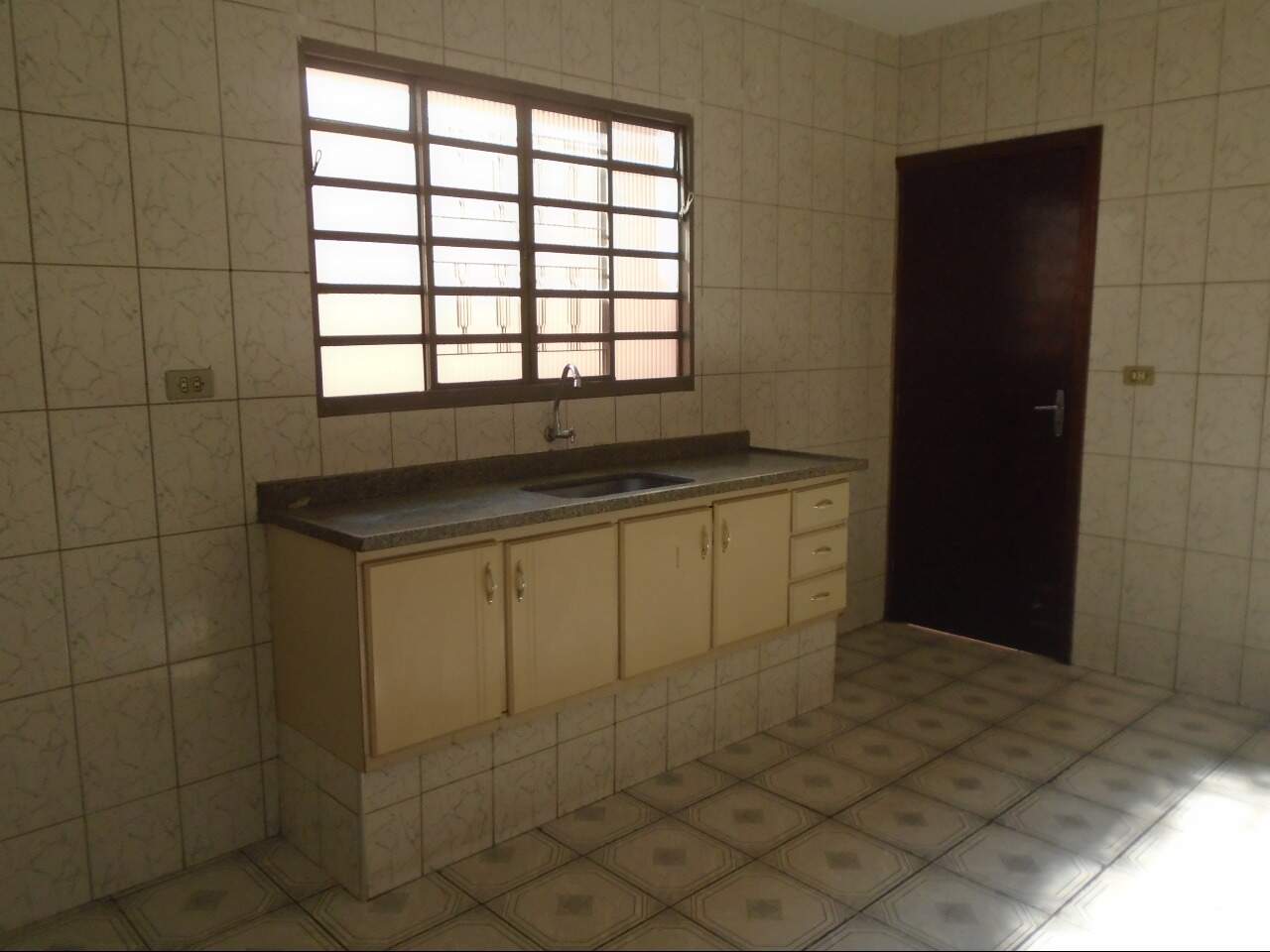 Casa para alugar, 2 quartos, 1 vaga, no bairro Santa Terezinha em Piracicaba - SP