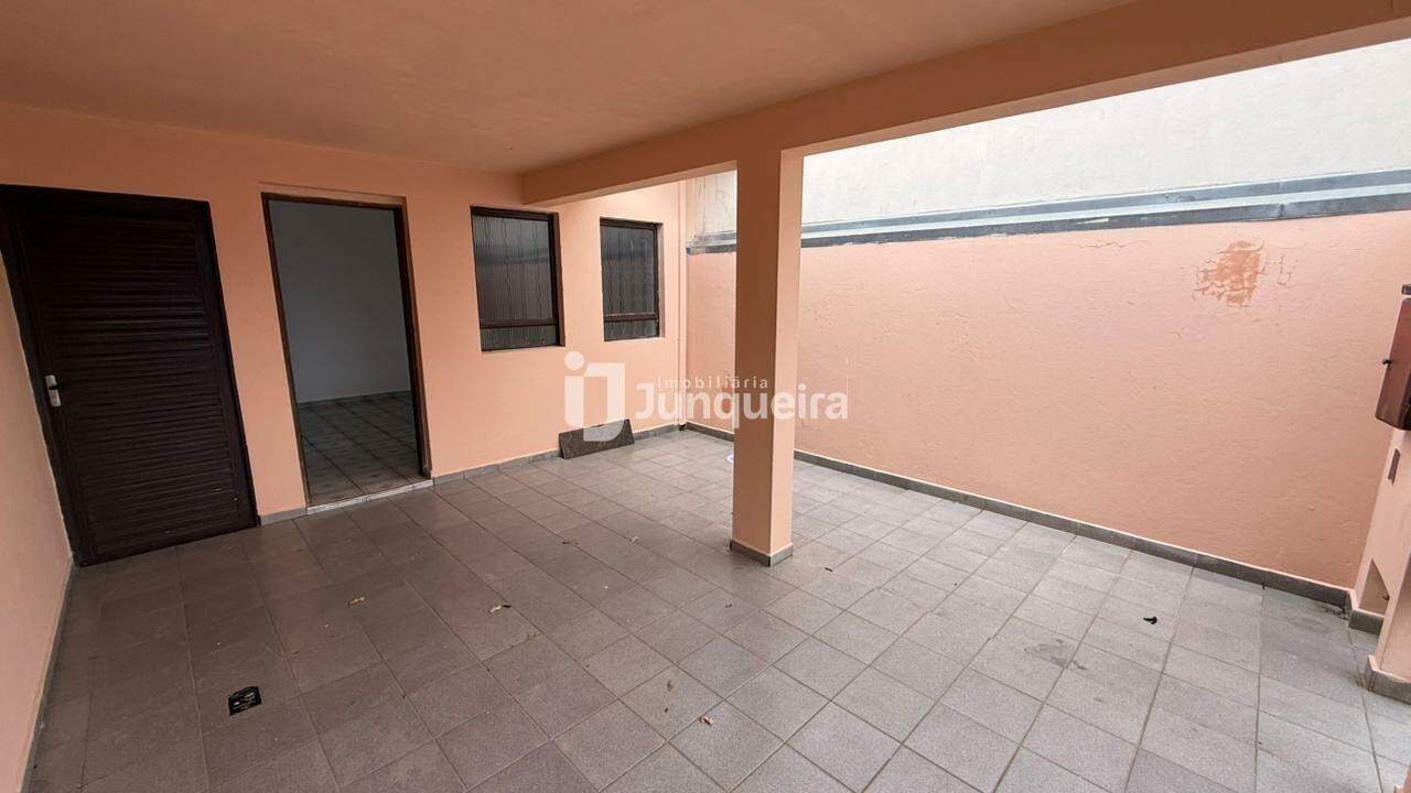 Casa para alugar, 2 quartos, 1 vaga, no bairro Santa Terezinha em Piracicaba - SP