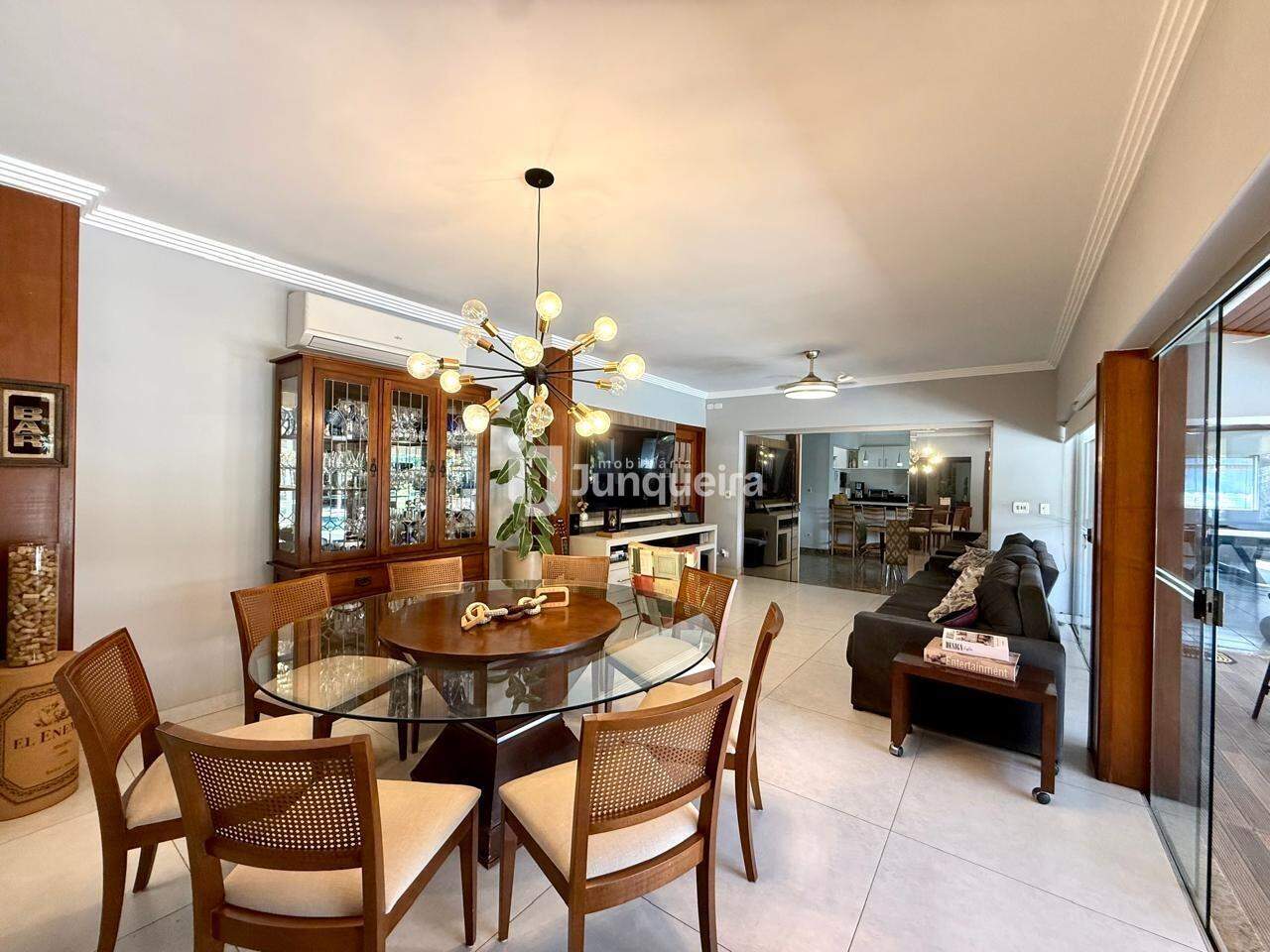 Casa em Condomínio à venda no Terras de Piracicaba III , 3 quartos, sendo 3 suítes, 6 vagas, no bairro Terras de Piracicaba em Piracicaba - SP