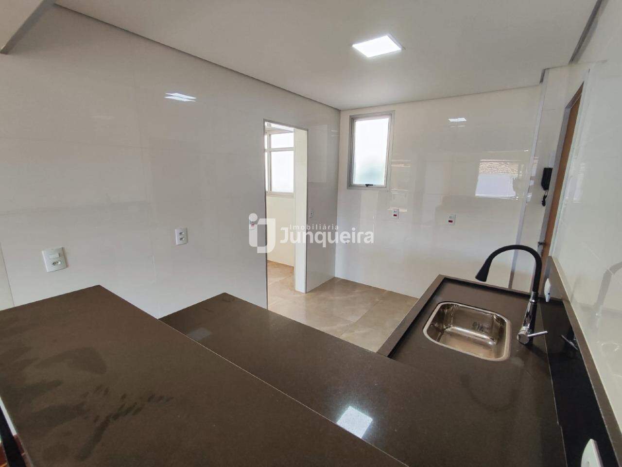 Apartamento à venda no Residencial Serafina Luca Marino, 3 quartos, sendo 1 suíte, 2 vagas, no bairro centro rio das pedras em Rio das Pedras - SP