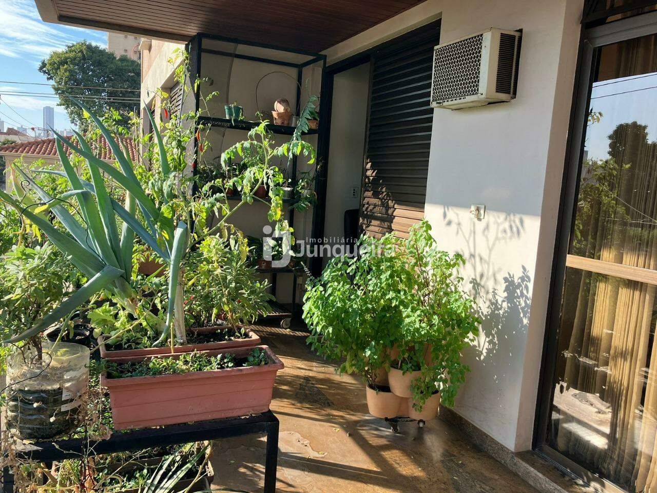 Apartamento à venda no Edifício Panorama, 4 quartos, sendo 1 suíte, 2 vagas, no bairro Centro em Piracicaba - SP