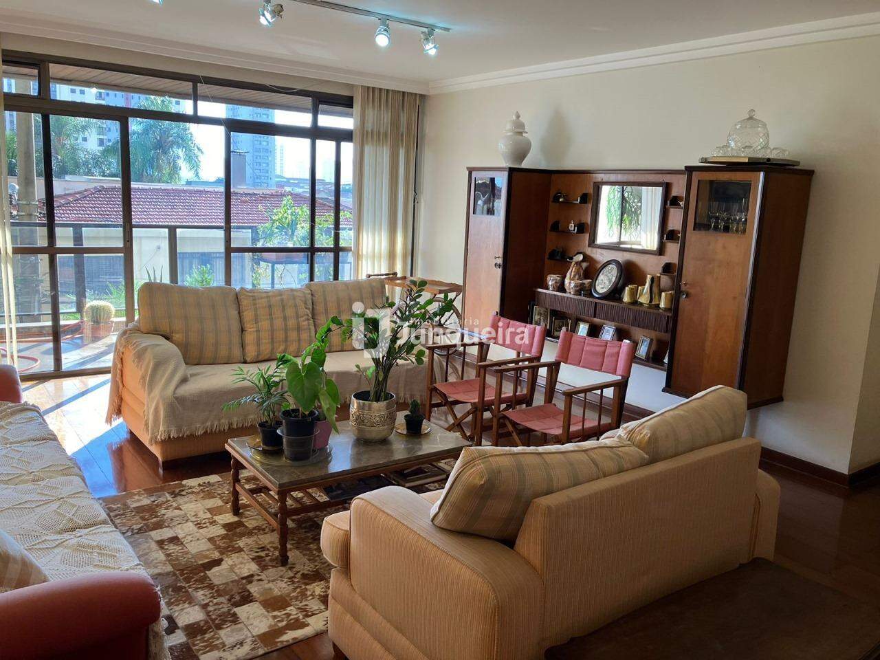 Apartamento à venda no Edifício Panorama, 4 quartos, sendo 1 suíte, 2 vagas, no bairro Centro em Piracicaba - SP