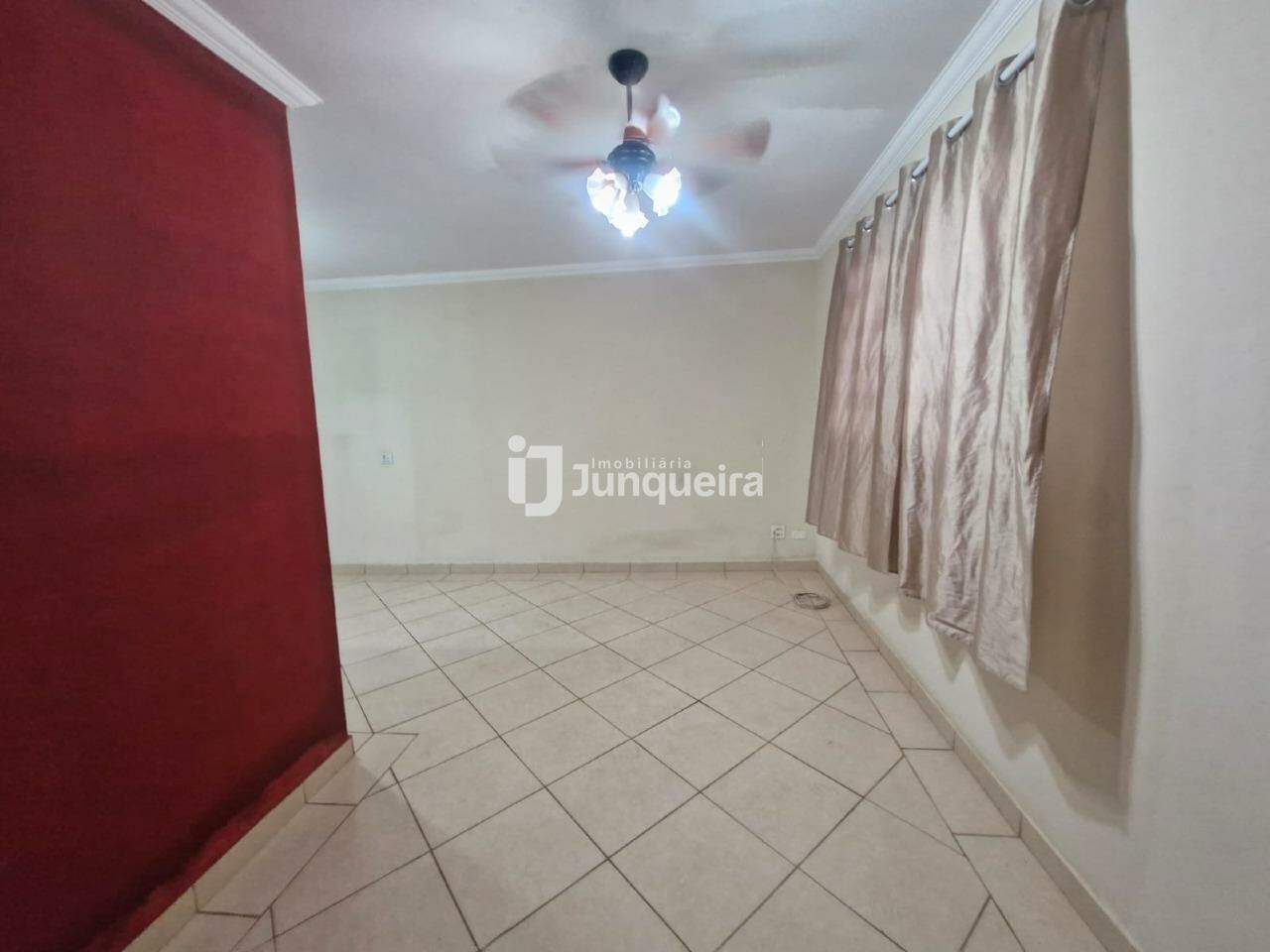 Casa à venda, 2 quartos, 2 vagas, no bairro Ary Coelho em Piracicaba - SP
