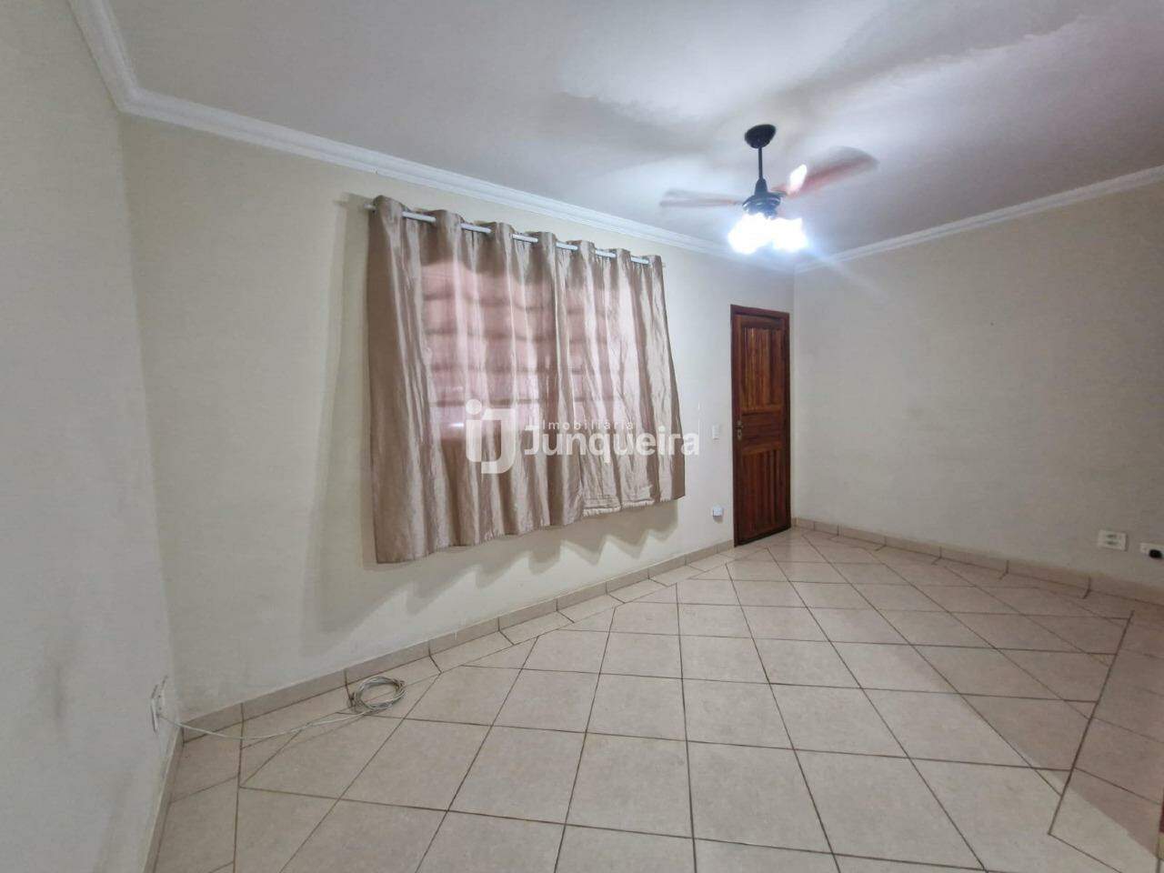 Casa à venda, 2 quartos, 2 vagas, no bairro Ary Coelho em Piracicaba - SP