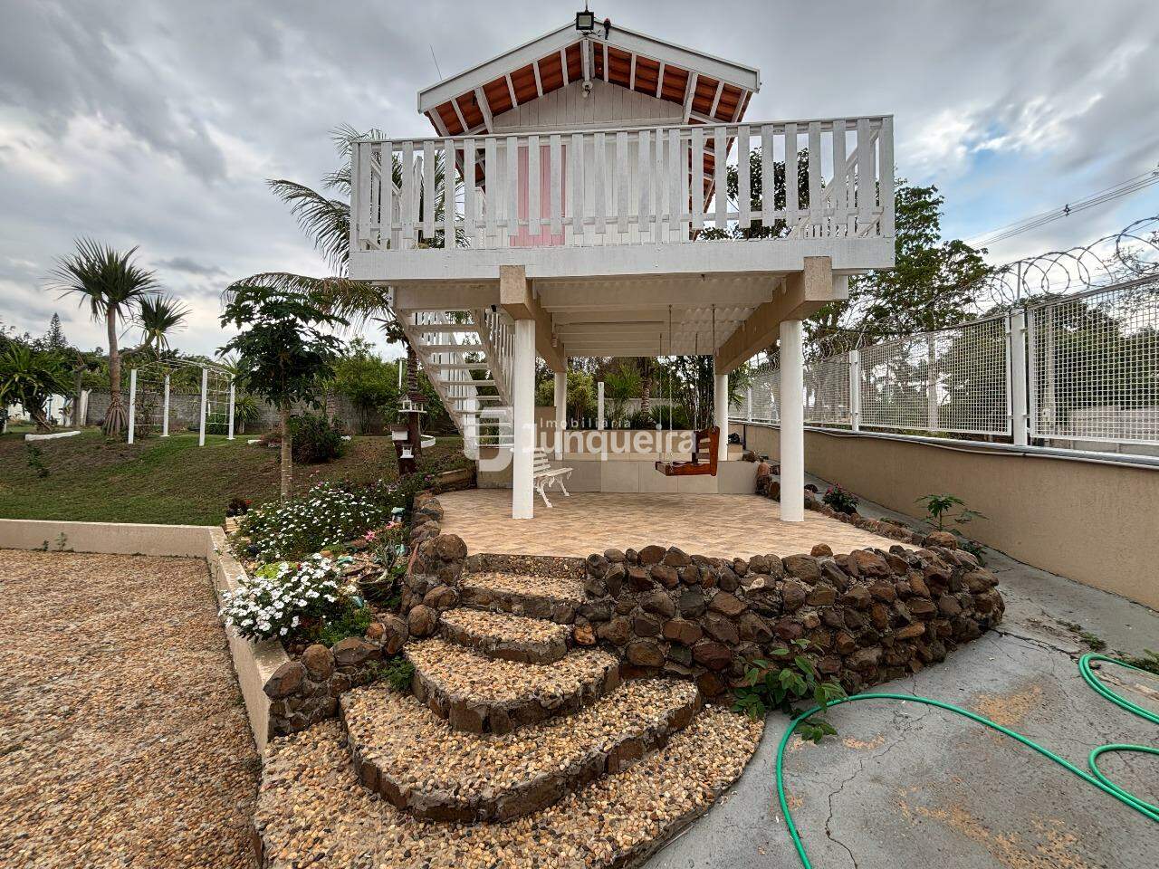 Chácara à venda, 3 quartos, sendo 2 suítes, 6 vagas, no bairro Serra Azul I em Charqueada - SP