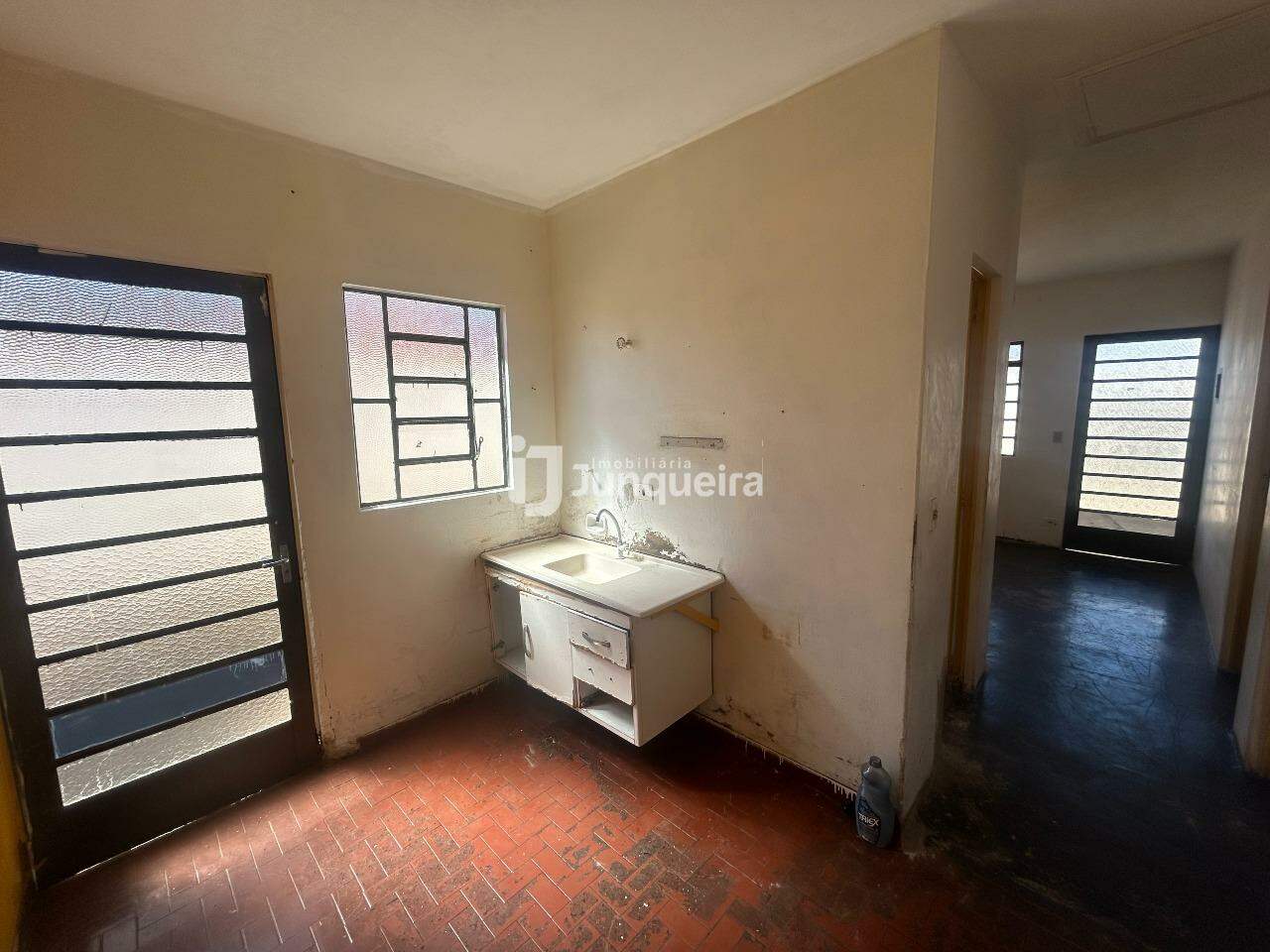 Casa à venda, 2 quartos, 2 vagas, no bairro Nova Pompéia em Piracicaba - SP