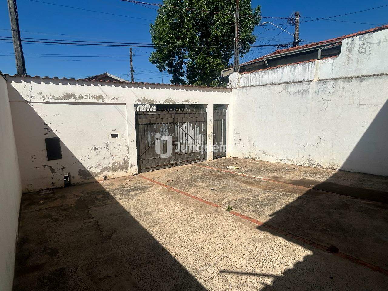Casa à venda, 2 quartos, 2 vagas, no bairro Nova Pompéia em Piracicaba - SP