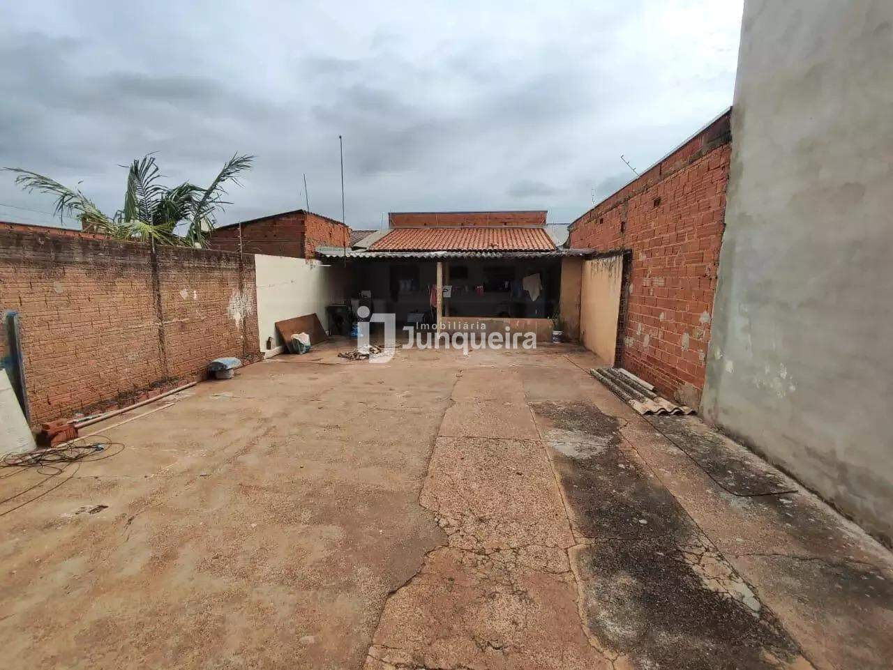 Casa à venda, 1 quarto, 3 vagas, no bairro Residencial Luiz Massud Coury em Rio das Pedras - SP